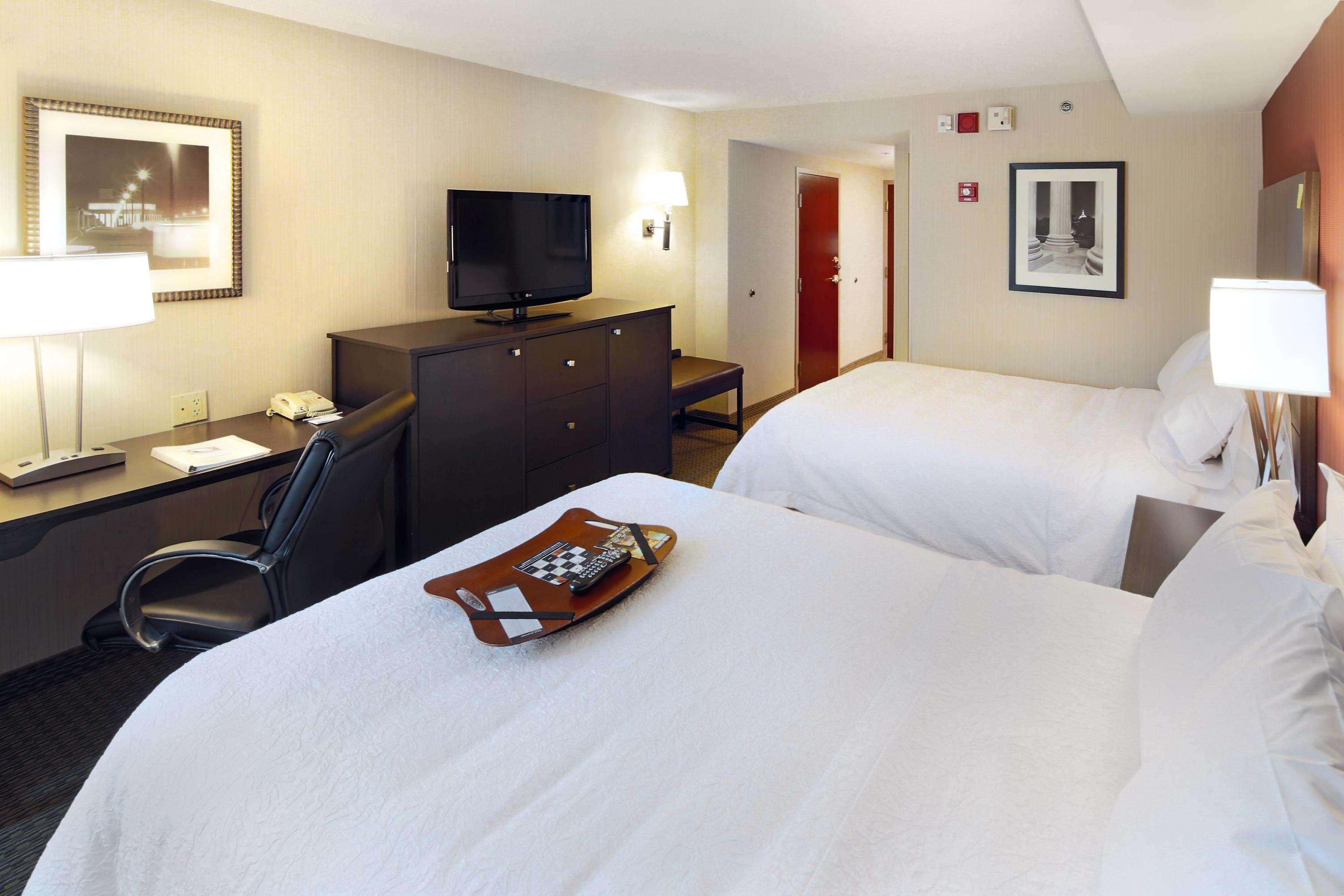 Hampton Inn & Suites Arlington Crystal City Dca Extérieur photo